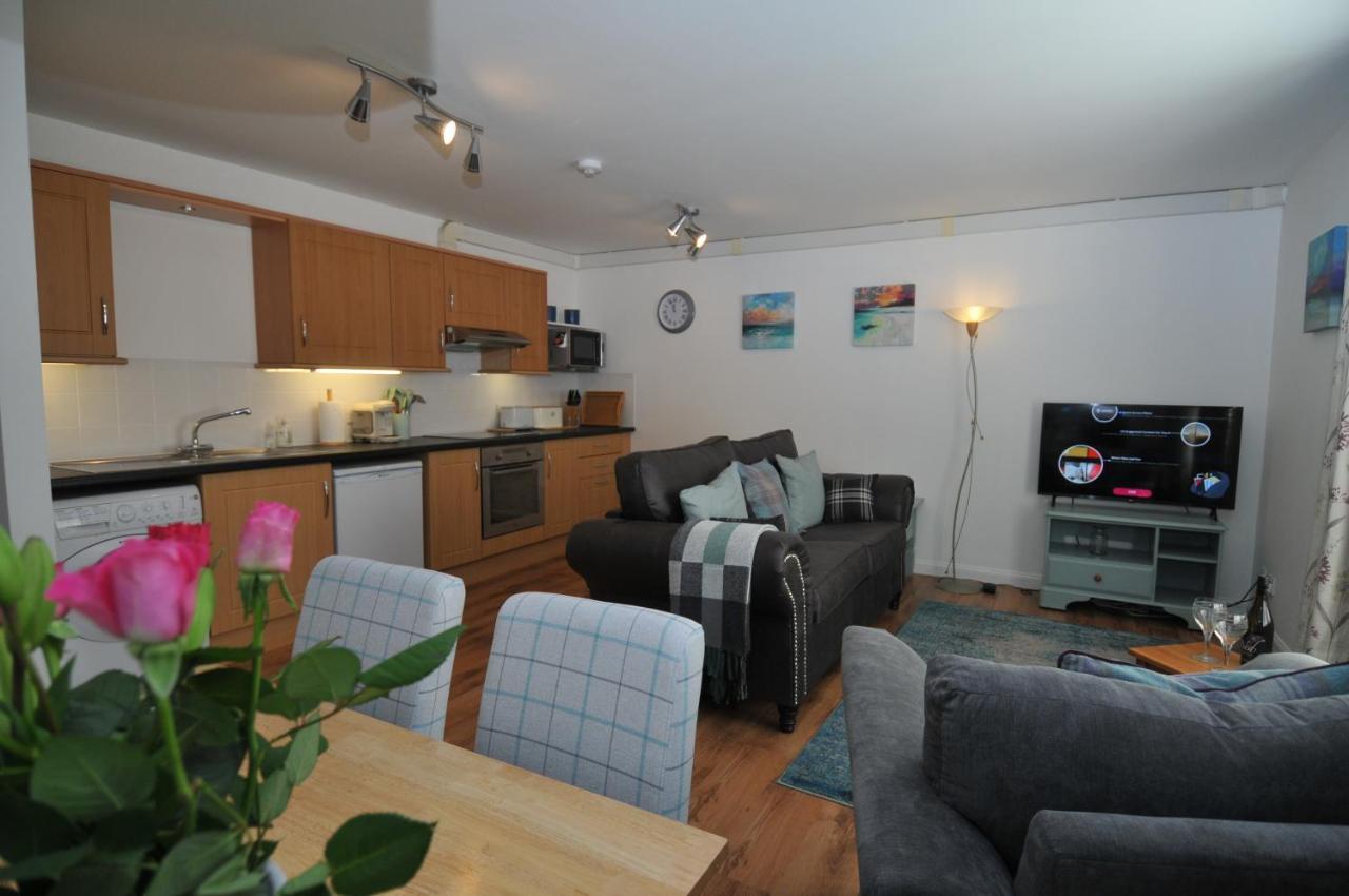 No5 Esplanade Court, Stornoway Town Centre Apartment ภายนอก รูปภาพ