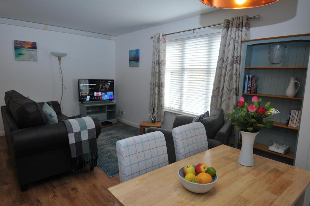 No5 Esplanade Court, Stornoway Town Centre Apartment ภายนอก รูปภาพ